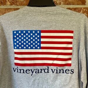 Men’s Vineyard Vines USA flag gray long sleeve frocket t-shirt size Medium